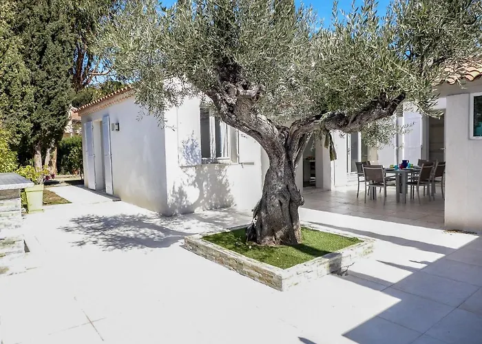 Holiday Home Les Vallons De La Gaillarde 1 By Interhome