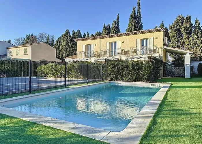 Le Clos De Saint Aygulf